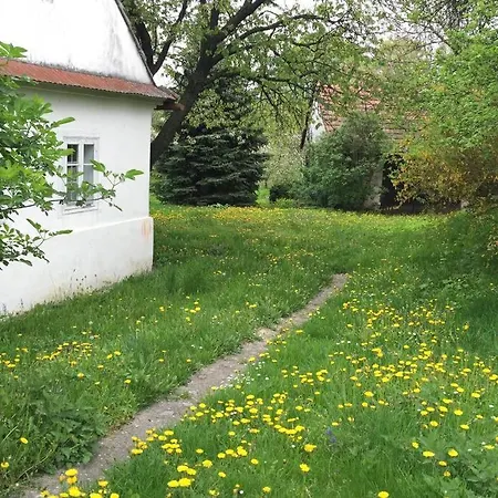 Romanticka Chalupka S Velkou Zahradou *