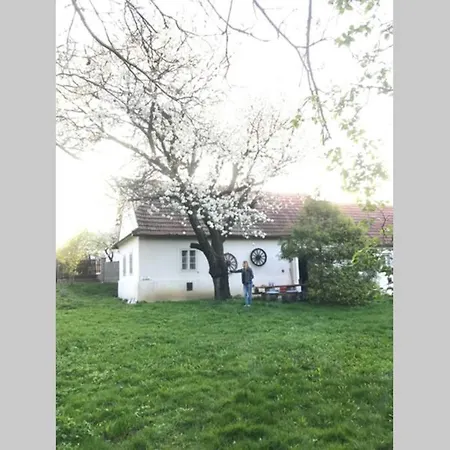 Romanticka Chalupka S Velkou Zahradou