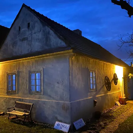 Romanticka Chalupka S Velkou Zahradou *